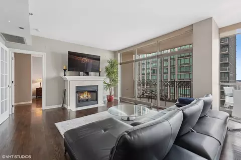 Living - 21 E Huron St #3002, Chicago, IL 60611 photo 3 of 6