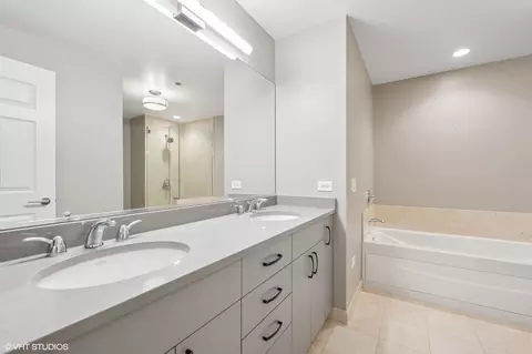 Bath - 21 E Huron St #3002, Chicago, IL 60611 photo 2 of 3