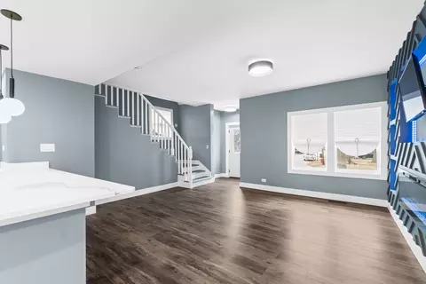 Living - 4434 148th St, Midlothian, IL 60445 photo 2 of 3