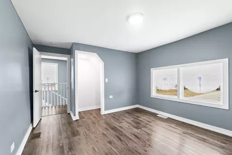 Entry Way - 4434 148th St, Midlothian, IL 60445 photo 4 of 4