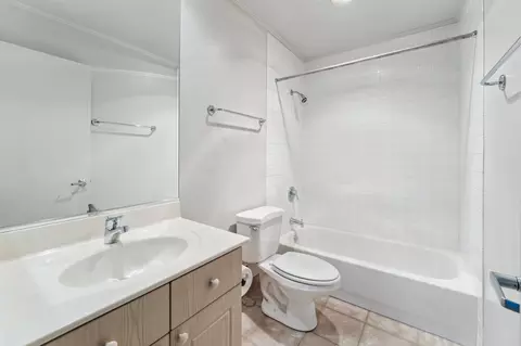 1716 E 54th St #I, Chicago, IL 60615 photo 15
