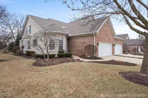 1 N180 Mission Ct, Winfield, IL 60190