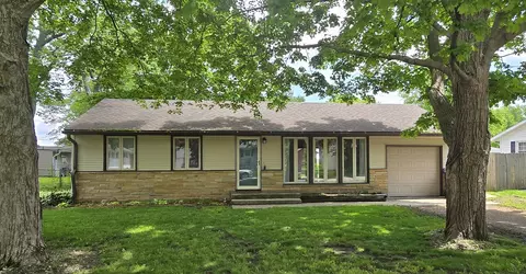 512 Stout St, Saint Joseph, IL 61873