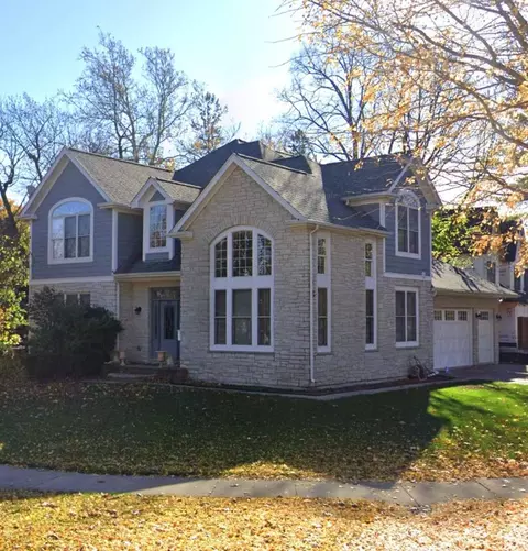 937 Waverly Rd, Glen Ellyn, IL 60137