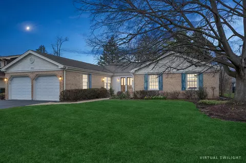 3844 Grace Ln, Glenview, IL 60025 photo 2