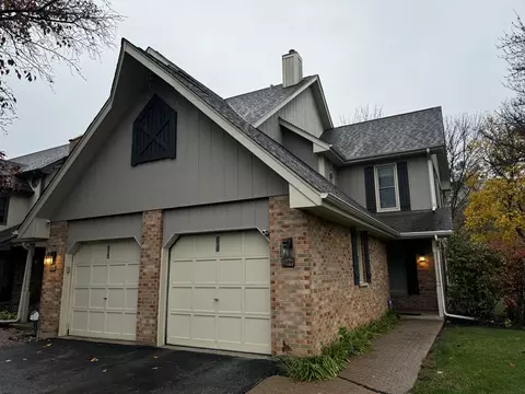 301 S Country Ln #301, Des Plaines, IL 60016