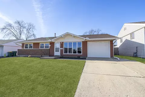 30 Ambassador Ave, Romeoville, IL 60446