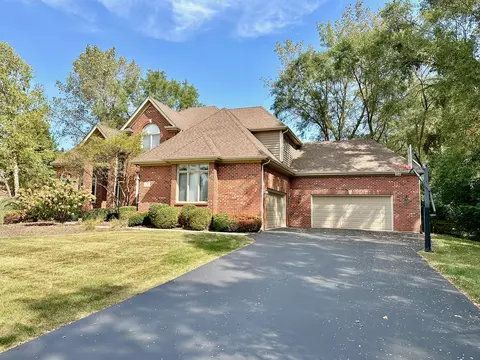 5 N723 Rochefort Ln, Wayne, IL 60184