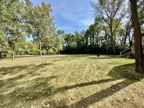 Exterior - 5 N723 Rochefort Ln, Wayne, IL 60184 photo 4 of 5