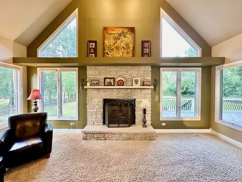Living - 5 N723 Rochefort Ln, Wayne, IL 60184 photo 3 of 4