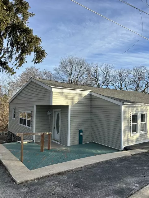 35569 N Olive St, Ingleside, IL 60041