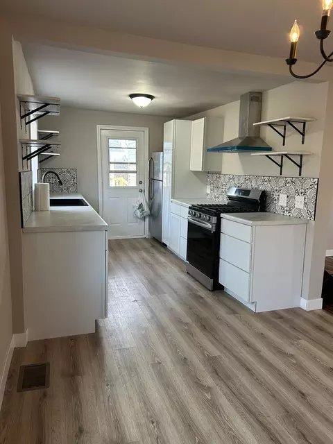 Kitchen - 35569 N Olive St, Ingleside, IL 60041 photo 4 of 4