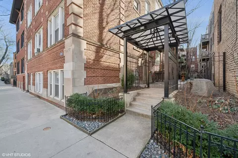 715 W Barry Ave #3A, Chicago, IL 60657