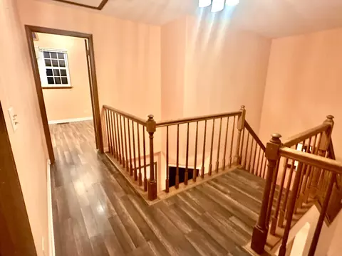 Entry Way - 613 Sutton Ct, Wheeling, IL 60090 photo 8 of 9