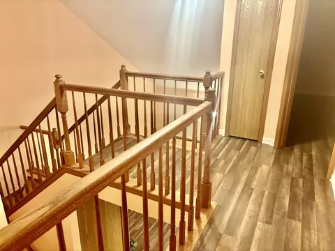Entry Way - 613 Sutton Ct, Wheeling, IL 60090 photo 5 of 9