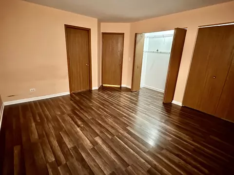 Bedroom - 613 Sutton Ct, Wheeling, IL 60090 photo 6 of 6