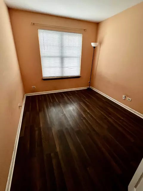 Bedroom - 613 Sutton Ct, Wheeling, IL 60090 photo 3 of 6