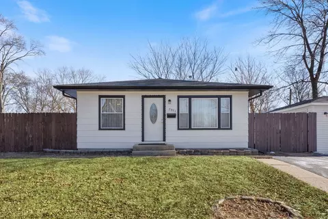 7031 Mulberry St, Hanover Park, IL 60133