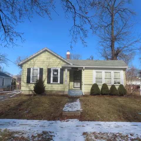 824 Columbia St, Aurora, IL 60505