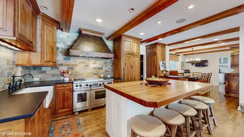 Kitchen - 650 Briar Ln, Northfield, IL 60093 photo 1 of 3