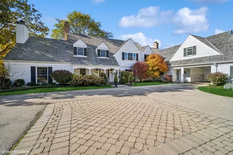 Exterior - 650 Briar Ln, Northfield, IL 60093 photo 9 of 10