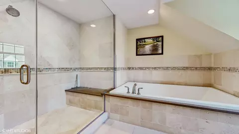 Bath - 650 Briar Ln, Northfield, IL 60093 photo 3 of 4
