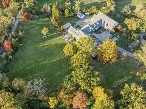 View/Area - 650 Briar Ln, Northfield, IL 60093 photo 1 of 5