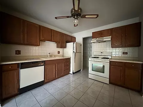 21 Exeter Ct #202B, Naperville, IL 60565 photo 9