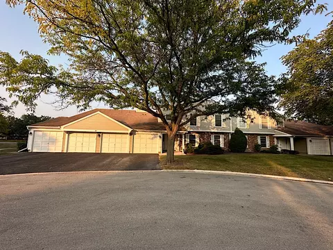 21 Exeter Ct #202B, Naperville, IL 60565 photo 3