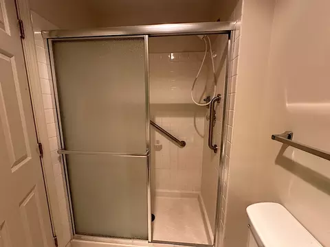 21 Exeter Ct #202B, Naperville, IL 60565 photo 16