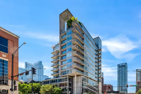 201 W Grand Ave #903, Chicago, IL 60654