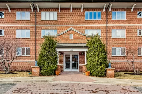 400 S Northwest Hwy #202, Park Ridge, IL 60068
