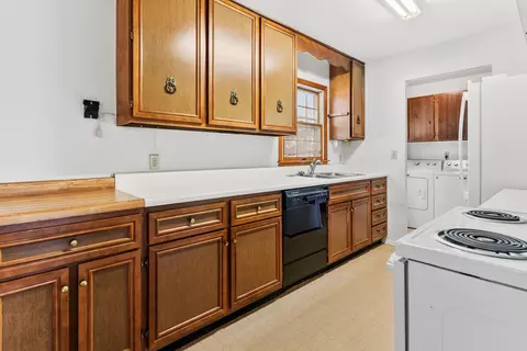 Kitchen - 3310 W William St, Champaign, IL 61821 photo 2 of 4