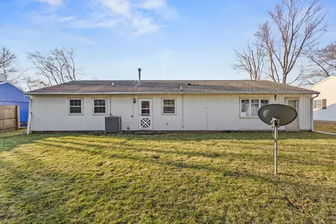 Exterior - 3310 W William St, Champaign, IL 61821 photo 3 of 6
