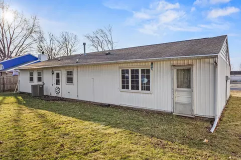 Exterior - 3310 W William St, Champaign, IL 61821 photo 5 of 6
