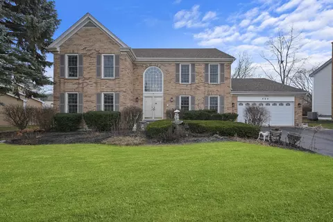 422 Woodcroft Ln, Schaumburg, IL 60173