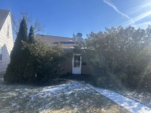 293 N Oak St, Elmhurst, IL 60126