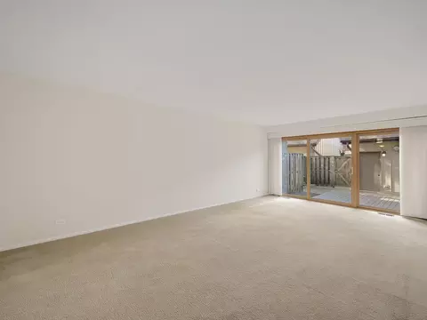 17 Kyle Ct, Willowbrook, IL 60527 photo 4