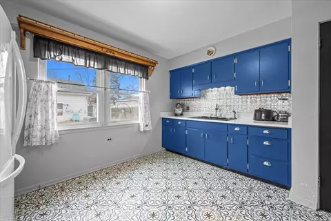 1316 Pershing Ave, Wheaton, IL 60189 photo 9