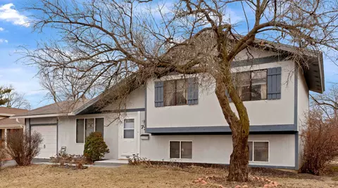 773 Northampton Dr, Crystal Lake, IL 60014