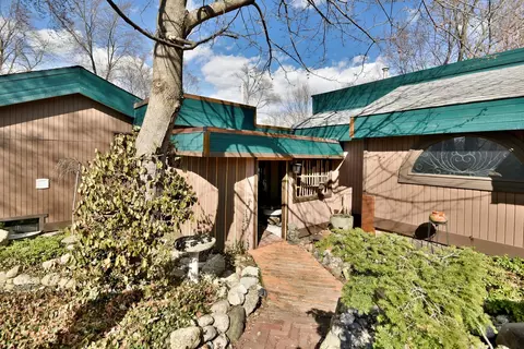 402 Channel Dr, Island Lake, IL 60042