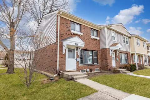 225 Jefferson Ln, Wood Dale, IL 60191