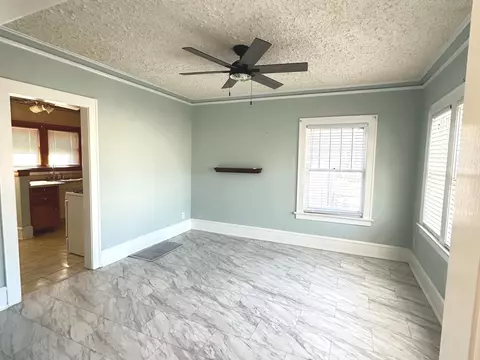 155 Lord St, Elgin, IL 60123 photo 3