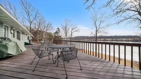 433 River Bluff Dr, Dixon, IL 61021 photo 3