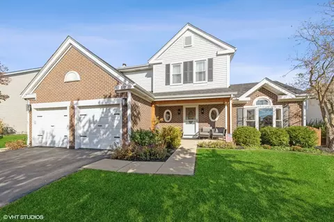 1710 W Cottonwood Trl, Hoffman Estates, IL 60192