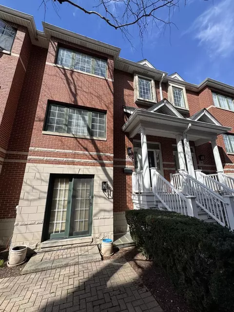 138 W 3rd St, Elmhurst, IL 60126