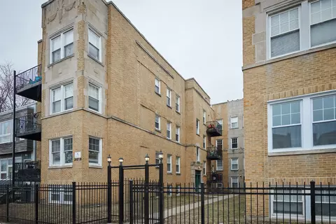 2416 W Bryn Mawr Ave #2N, Chicago, IL 60659