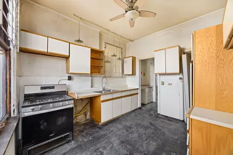 Kitchen - 824 E 48th St, Chicago, IL 60615 photo 1 of 2