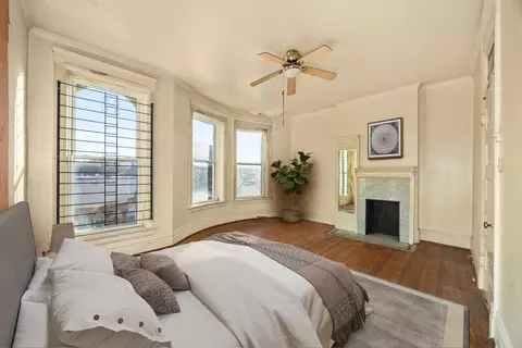 Bedroom - 824 E 48th St, Chicago, IL 60615 photo 1 of 4
