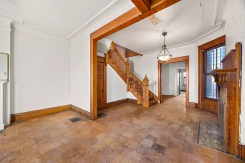 Living - 824 E 48th St, Chicago, IL 60615 photo 6 of 10